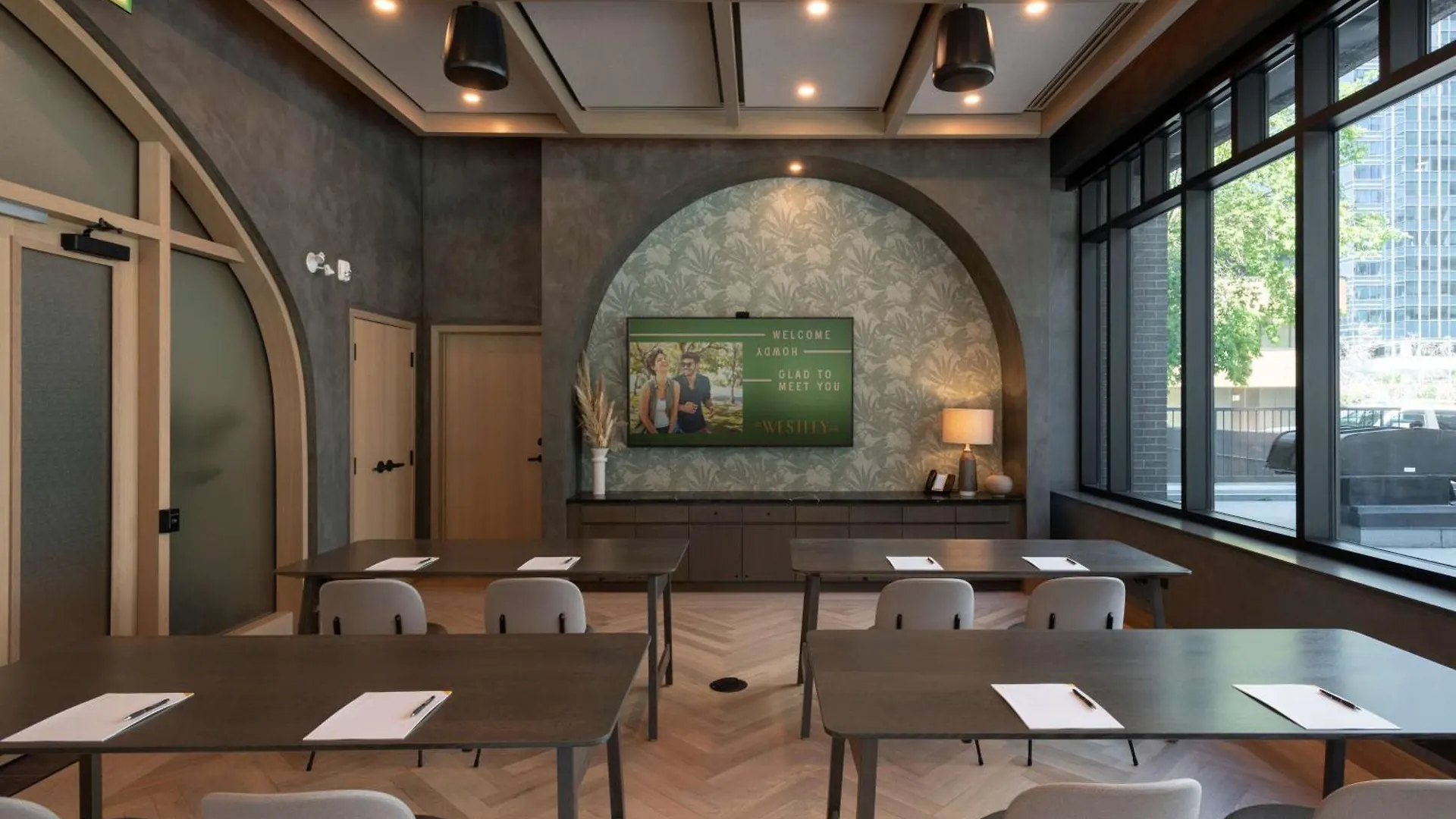 ****  The Westley Calgary Downtown, Tapestry Collection By Hilton Hotel Canada